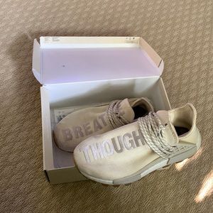 Adidas human race “Breathe Thoughts” Mens size 8